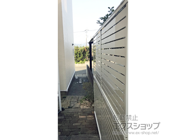 熊本県熊本市ののフェンス・柵 プレスタフェンス 7Y型 横スリット アルミ多段柱使用（パネル1段） 施工例