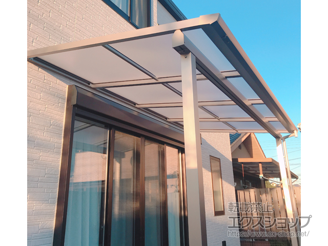 埼玉県春日部市ののテラス屋根 ソラリア F型 テラスタイプ 単体 積雪〜20cm対応 施工例