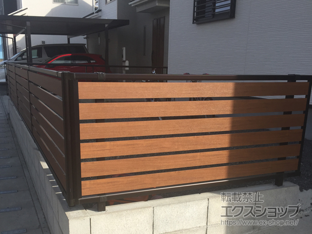 熊本県宇土市ののフェンス・柵 モクアルフェンス 横板タイプ 自由柱施工 施工例