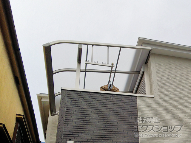 大阪府茨木市ののバルコニー・ベランダ屋根 ソラリア R型 屋根タイプ 単体 積雪〜20cm対応 施工例
