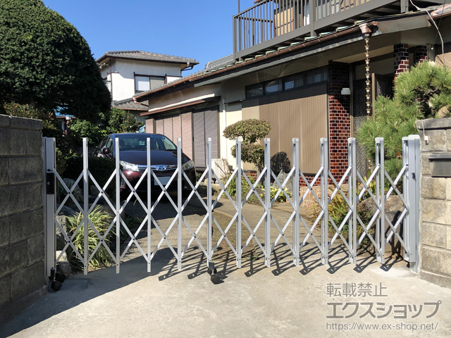 茨城県取手市ののカーゲート トリップゲートII 2型 スタンダード ノンレール 片開き 32S 施工例