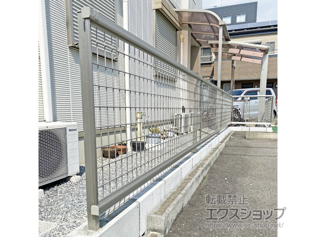 岐阜県岐阜市ののフェンス・柵 シンプレオフェンスM2型 縦井桁メッシュ 自由柱施工 施工例