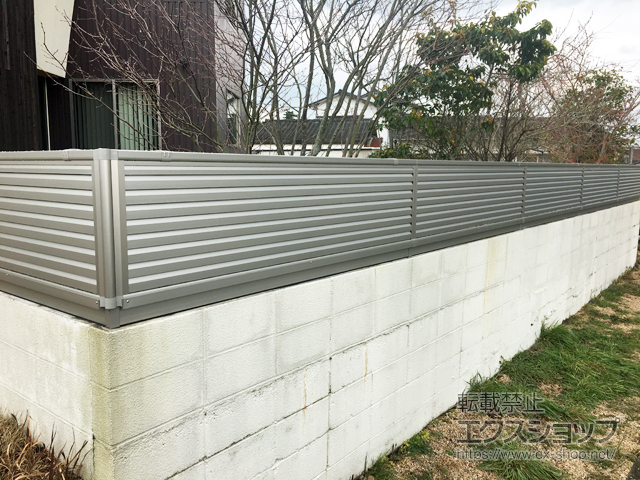 福岡県築上郡築上町ののフェンス・柵 ミエーネフェンス 目隠しルーバータイプ　自由柱施工 施工例
