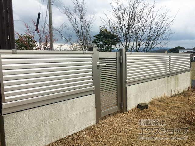 福岡県築上郡築上町のの門扉 シンプレオ門扉1型 横格子 片開き 門柱使用 施工例