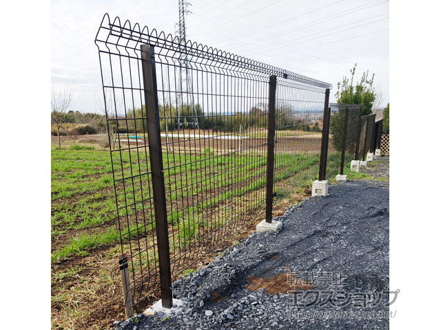 茨城県常陸太田市ののフェンス・柵 メッシュフェンス G10 自由柱 施工例