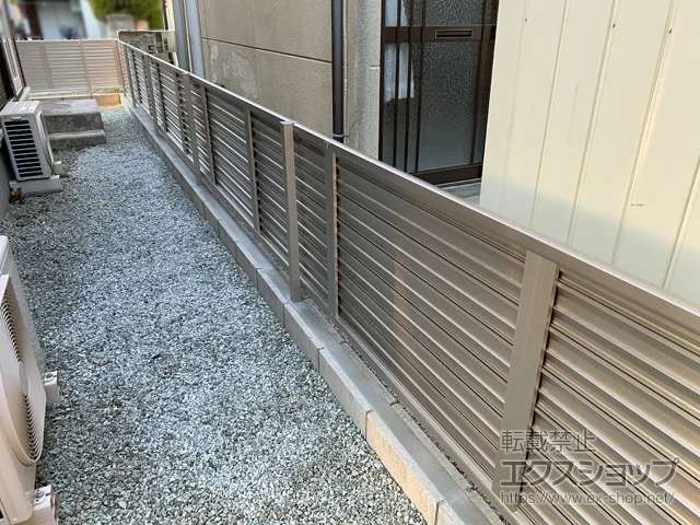 宮城県石巻市のValue Selectのフェンス・柵・塀 ミエーネフェンス 目隠しルーバータイプ 自由柱施工 施工例