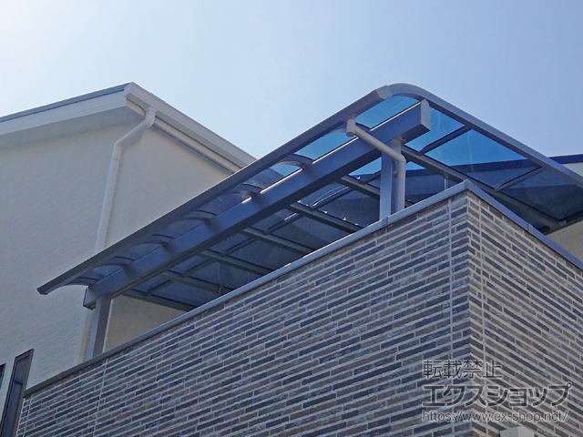 大阪府門真市ののバルコニー・ベランダ屋根 ソラリア R型 1500 屋根タイプ 単体 積雪〜50cm対応 施工例