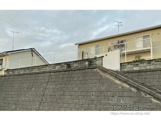 千葉県成田市のLIXIL(リクシル)のフェンス・柵・塀 ハイグリッドフェンスUF8型　フリーポールタイプ 施工例