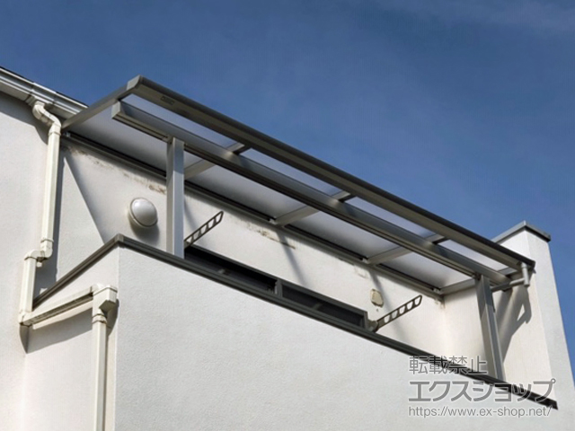 東京都八王子市ののバルコニー・ベランダ屋根 ソラリア F型 屋根タイプ 単体 積雪〜20cm対応 施工例