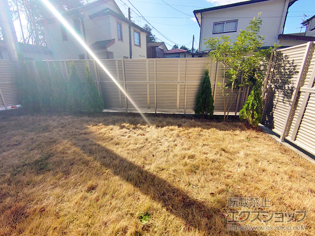 神奈川県横浜市ののフェンス・柵 シンプレオフェンス13型 目隠しルーバー 2段支柱 ブロック建て用(パネル2段) 施工例