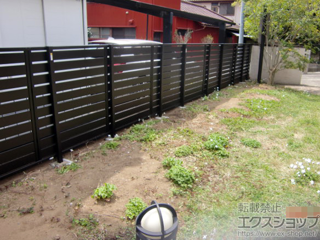 千葉県千葉市ののフェンス・柵 ルシアスフェンスF04型 横板 木目カラー　自由柱施工 施工例