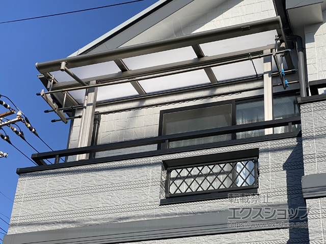 神奈川県横浜市のLIXIL リクシル（トステム）のバルコニー・ベランダ屋根 パワーアルファ F型 屋根タイプ 単体 積雪〜30cm対応 施工例
