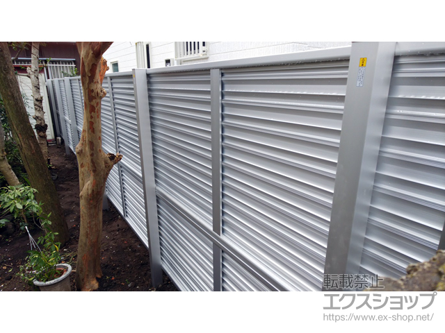 東京都北区ののフェンス・柵 ミエーネフェンス 目隠しルーバータイプ 2段支柱 自立建て用(パネル2段) 施工例