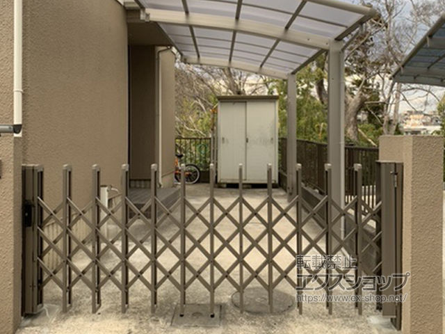 神奈川県川崎市ののカーゲート トリップゲートII N型 ノンキャスター 片開き＜30S＞ 施工例