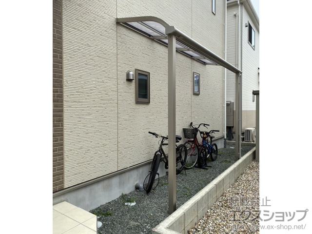 愛知県豊川市ののテラス屋根 プレシオステラスII R型 テラスタイプ 単体 積雪〜20cm対応 施工例