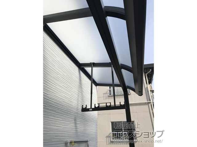 東京都杉並区ののバルコニー・ベランダ屋根 ソラリア R型 屋根タイプ 単体 積雪〜20cm対応 施工例