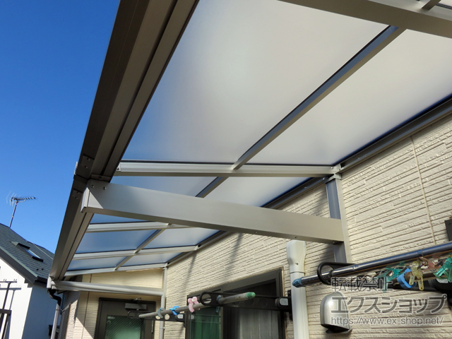 神奈川県横浜市ののバルコニー・ベランダ屋根 ソラリア F型 ルーフタイプ 連棟積雪〜20cm対応 施工例