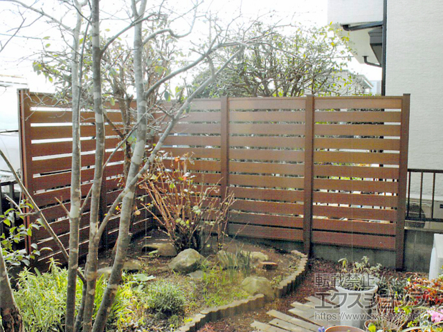 神奈川県藤沢市ののフェンス・柵 マイティウッド 間仕切タイプB 120サイズ 11段 隙間25mm 施工例