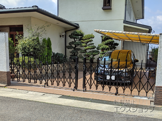 愛知県名古屋市ののカーゲート トリップゲートII 2型 スタンダード ノンレール 両開き 64W(32S+32M) 施工例