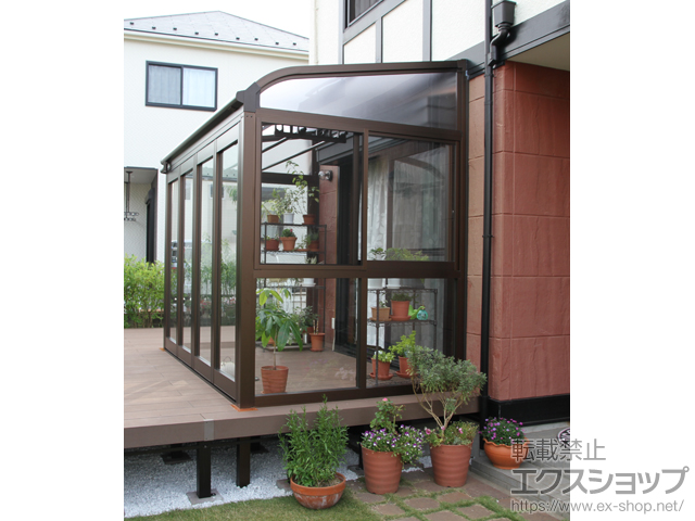 神奈川県横浜市ののテラス囲い・サンルーム ソラリアテラス囲い R型 デッキ納まり スタンダートタイプ ランマなし ノーマル 積雪〜20ｃｍ対応 施工例