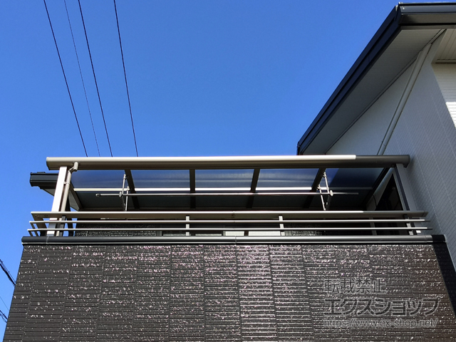 愛知県豊川市のLIXIL リクシル（トステム）のバルコニー・ベランダ屋根 パワーアルファ RB型 屋根タイプ 単体 積雪〜30cm対応 施工例