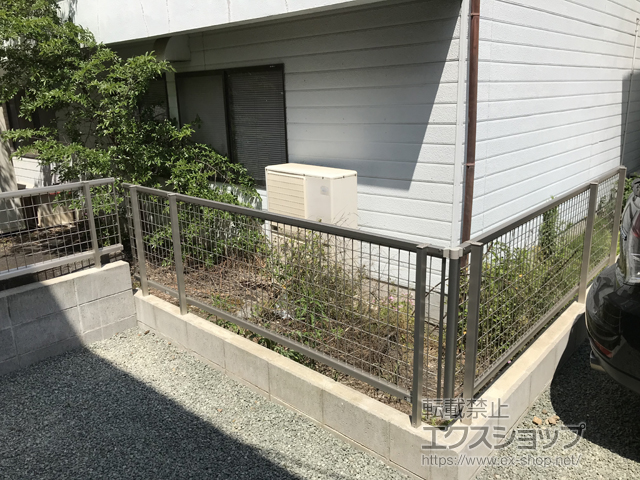 熊本県熊本市ののフェンス・柵 シンプレオフェンスM2型 縦井桁メッシュ 自由柱施工 施工例