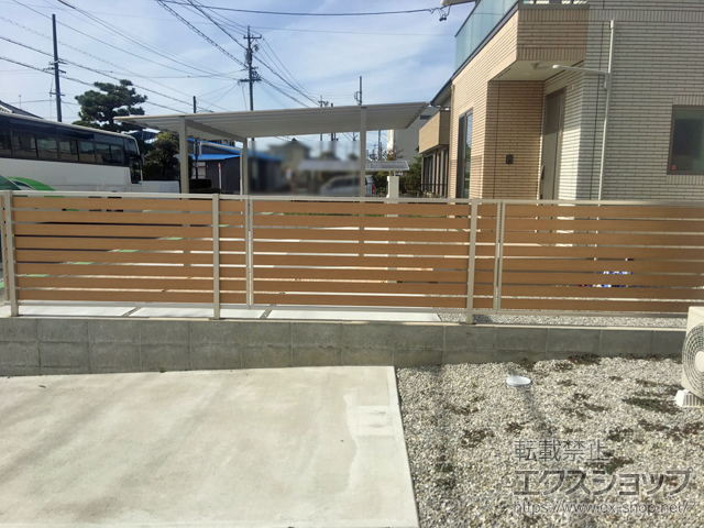 静岡県浜松市ののフェンス・柵 ルシアスフェンスF04型 横板 木目カラー 自由柱施工 施工例