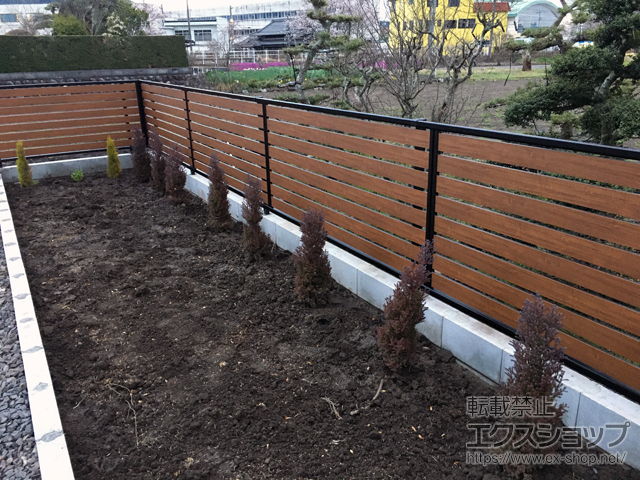 岐阜県加茂郡川辺町ののフェンス・柵 モクアルフェンス 横板タイプ 自由柱施工 施工例
