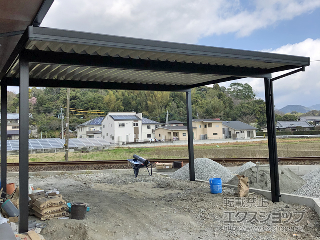 宮崎県日南市のLIXIL リクシル（トステム）のカーポート テリオスポートIII 900 2台用 角柱 4本柱 積雪〜30cm対応 施工例