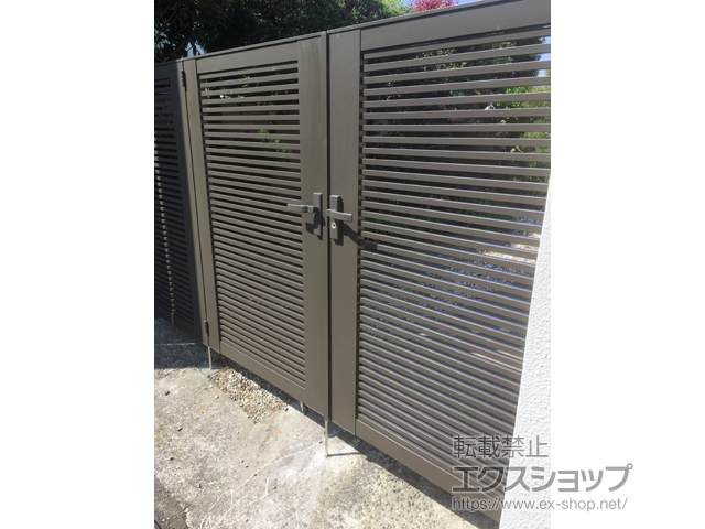 神奈川県横浜市のの門扉 ライシス門扉 1型 細横桟 3枚折戸 柱使用 施工例