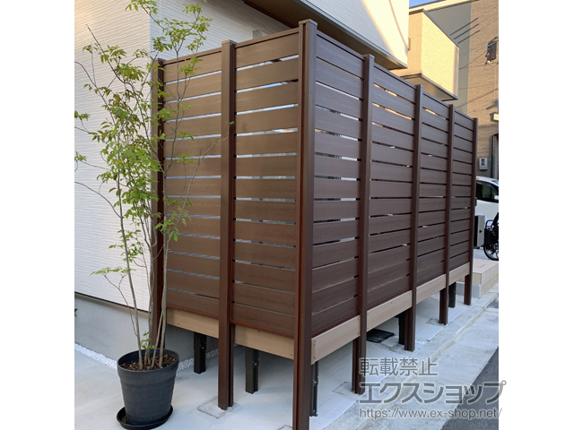 大阪府摂津市ののフェンス・柵 マイティウッド 間仕切りタイプB 120サイズ 高尺タイプ リアルウッド 13段 隙間15mm 施工例