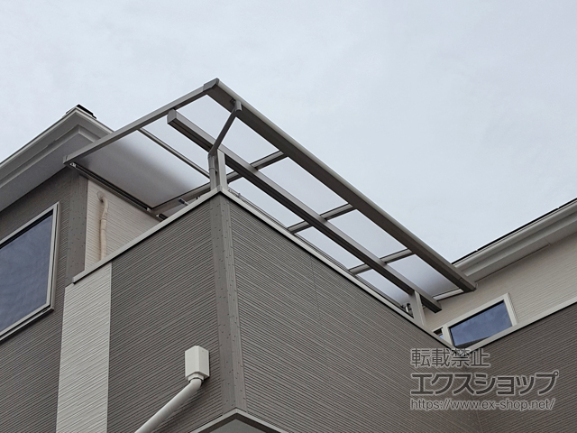 大阪府高槻市ののバルコニー・ベランダ屋根 ソラリア F型 屋根タイプ 単体 積雪〜20cm対応 施工例