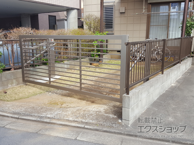 千葉県千葉市ののカーゲート スウィングアップゲート1型 横格子 手動式 施工例