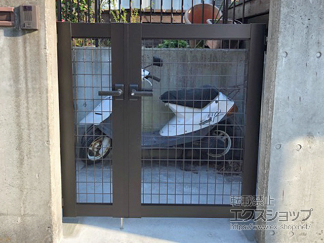 神奈川県横須賀市のの門扉 シンプレオ門扉M1型メッシュ 両開き親子 門柱使用 施工例