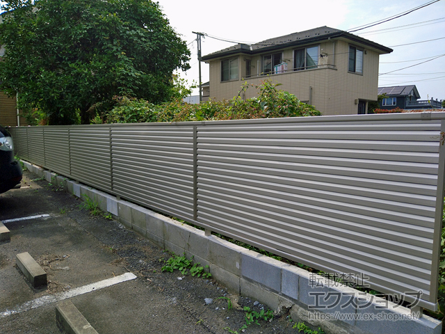 埼玉県上尾市ののフェンス・柵 ミエーネフェンス 目隠しルーバータイプ 自由柱施工 施工例