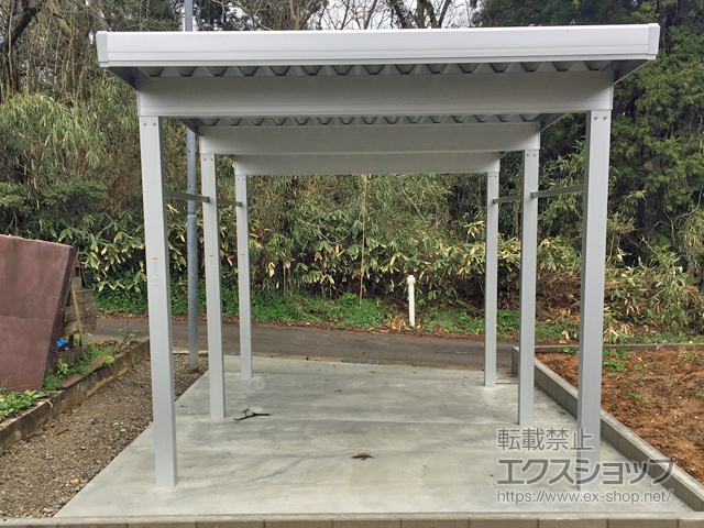 富山県高岡市のLIXIL リクシル（トステム）のカーポート テリオスポートIII 4500 角柱6本柱 積雪〜150cm対応 施工例