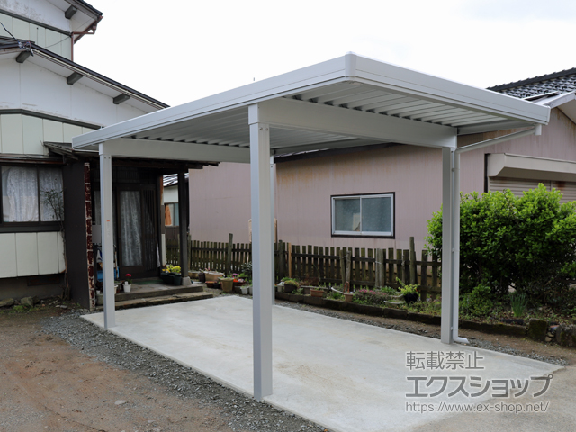 山形県酒田市のLIXIL リクシル（トステム）のカーポート テリオスポートIII 3000 角柱4本柱 積雪〜100cm対応 施工例