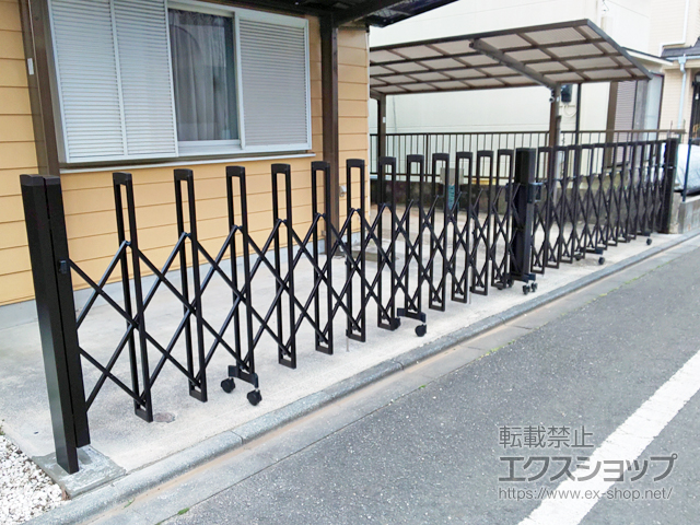 東京都昭島市ののカーゲート クロスゲート L型 キャスタータイプ 両開き 84W(42S+42M) 施工例