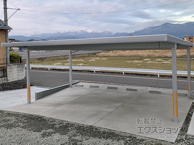 福島県福島市のLIXIL リクシル（トステム）のカーポート テリオスポートIII 900 3台用 角柱4本柱 積雪〜30cm対応 施工例