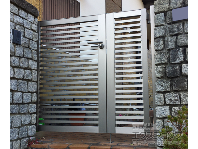 兵庫県宝塚市のの門扉 開き門扉AB YR3型 親子開き　柱使用 施工例