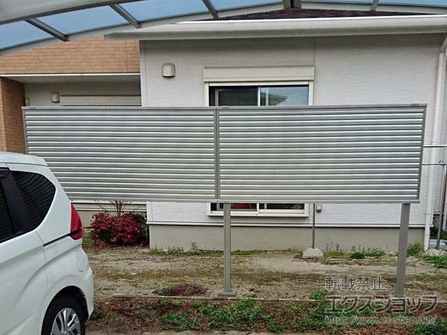 福岡県糟屋郡篠栗町ののフェンス・柵 ミエーネ目隠しルーバーフェンス 上段のみ設置 自立建て用 施工例