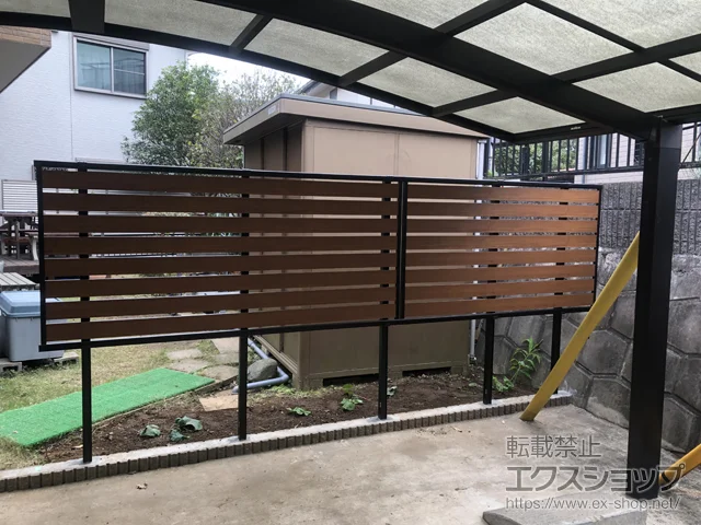 千葉県千葉市のValue Selectのフェンス・柵・塀 モクアルフェンス 横板タイプ 上段のみ設置 ブロック建て用・多段柱施工 施工例