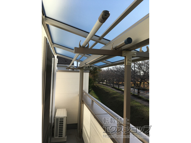 東京都三鷹市ののバルコニー・ベランダ屋根 ソラリア F型 屋根タイプ 単体 積雪〜20cm対応 施工例