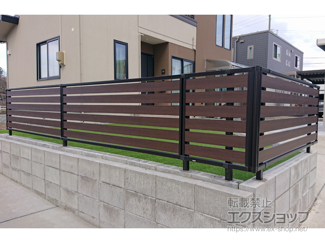 秋田県秋田市ののフェンス・柵 モクアルフェンス 横板タイプ 自由柱施工 施工例