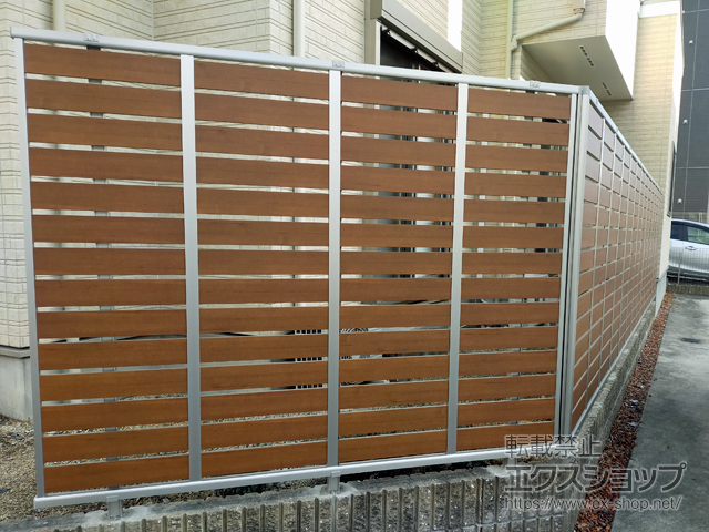 愛知県名古屋市ののフェンス・柵 ルシアスフェンスF04型 横板 木目カラー 自由柱施工 施工例