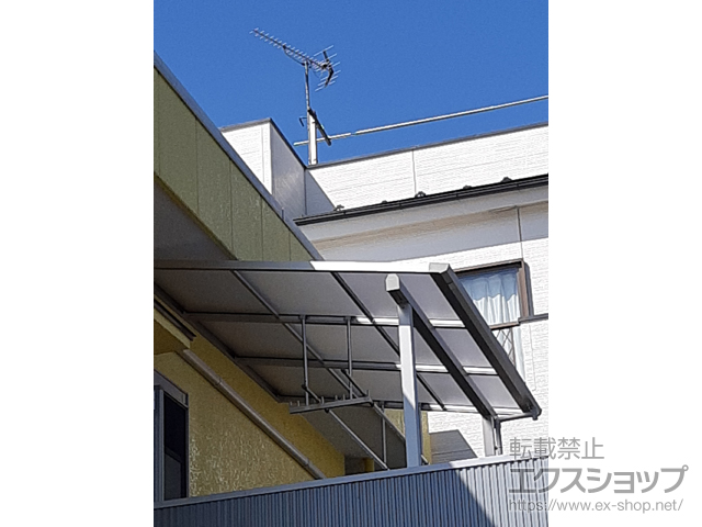 埼玉県越谷市ののバルコニー・ベランダ屋根 ソラリア F型 屋根タイプ 単体 積雪〜20cm対応 施工例