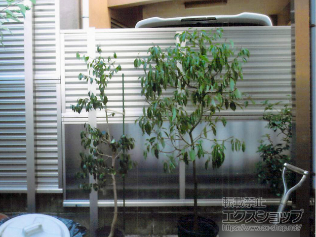 東京都足立区ののフェンス・柵 シンプレオフェンスP1型+ミエーネフェンス 2段支柱 自立建て用(パネル2段) 施工例