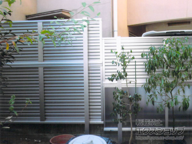 東京都足立区ののフェンス・柵 ミエーネフェンス 目隠しルーバータイプ 2段支柱 自立建て用(パネル2段) 施工例