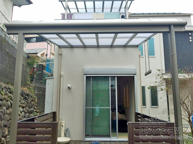 神奈川県横浜市ののテラス屋根 スピーネ R型 テラスタイプ 単体 積雪〜20cm対応 施工例