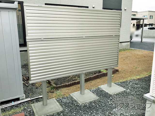 北海道江別市ののフェンス・柵 ミエーネフェンス 目隠しルーバータイプ 2段支柱 自立建て用 施工例